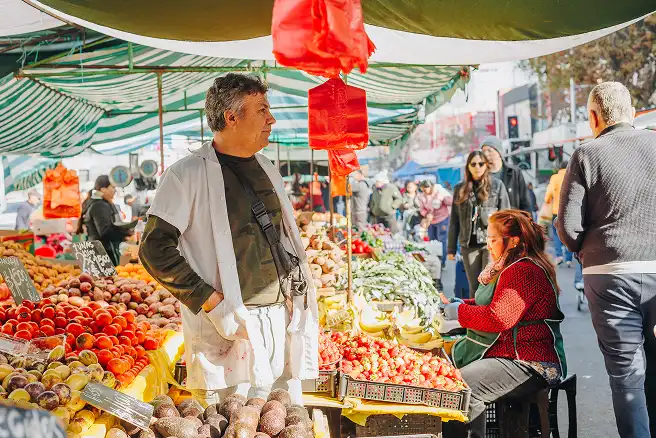 Puesto de frutas en feria libre